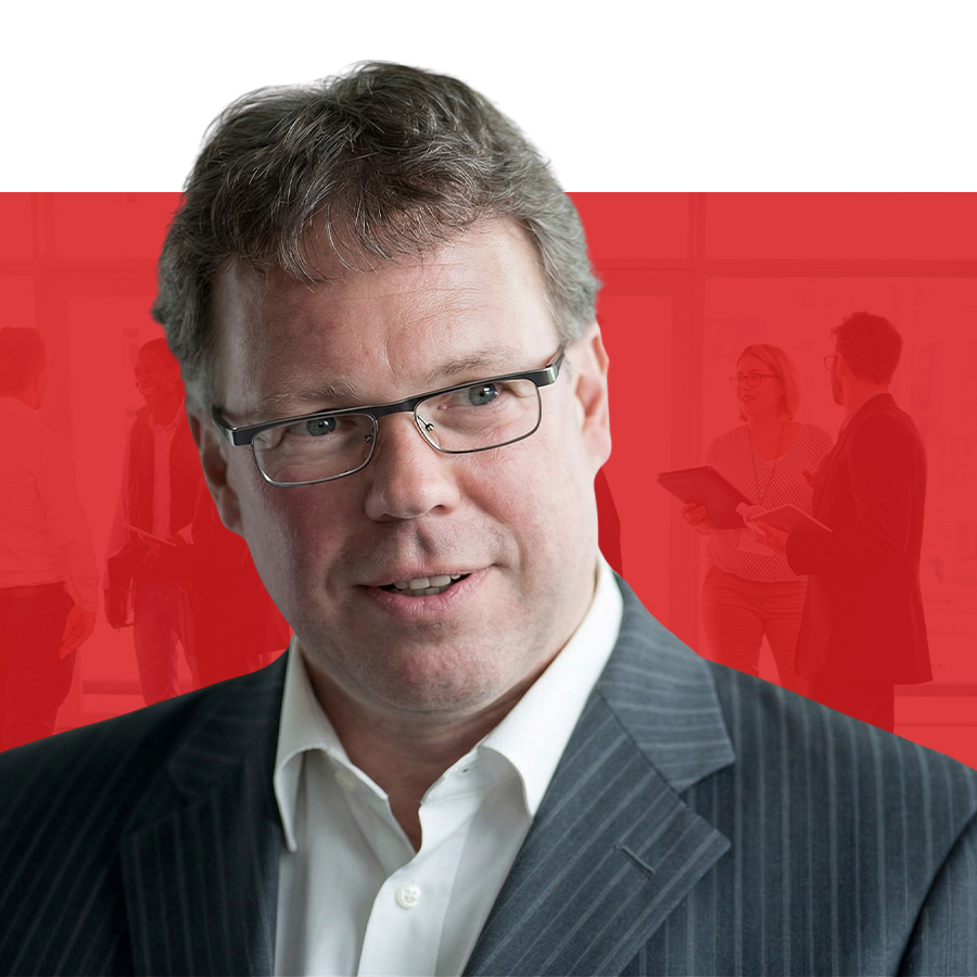 Andreas Homann ADVOS Rechtsanwalt Frankfurt Andreas Homann Rechtsanwalt bei ADVOS mit Brille