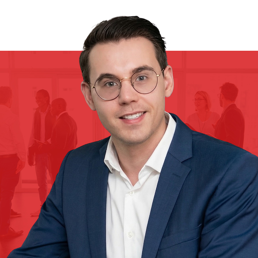Daniel Odenthal ADVOS Rechtsanwalt Düsseldorf Daniel Odenthal Rechtsanwalt bei ADVOS im blauen Anzug