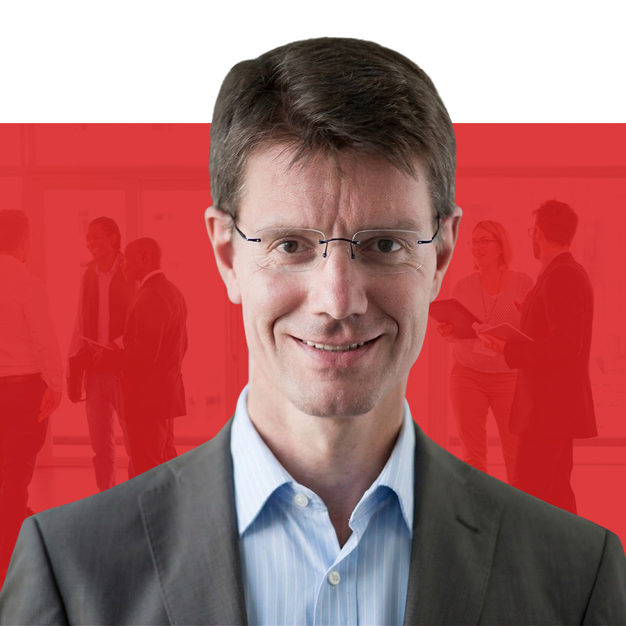 Erk Posner ADVOS Rechtsanwalt Frankfurt Erk Posner Rechtsanwalt bei ADVOS mit Brille